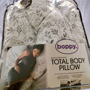 Boppy total Body pillow